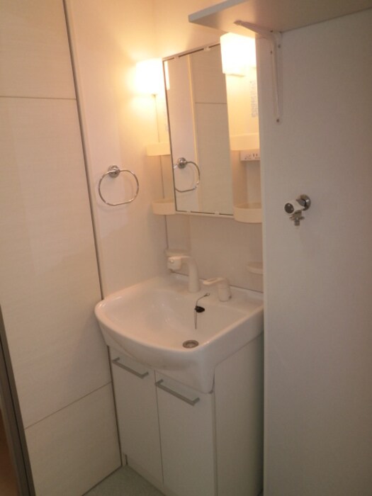 物件内観写真5　(洗髪洗面化粧台)