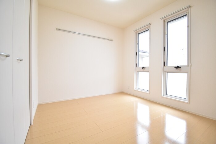 物件内観写真9　(洋室４．５帖)