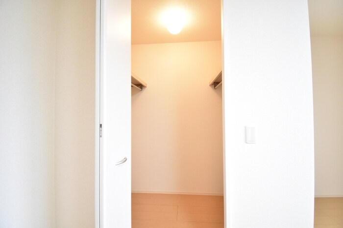 物件内観写真11　(ウォークインクローゼット)