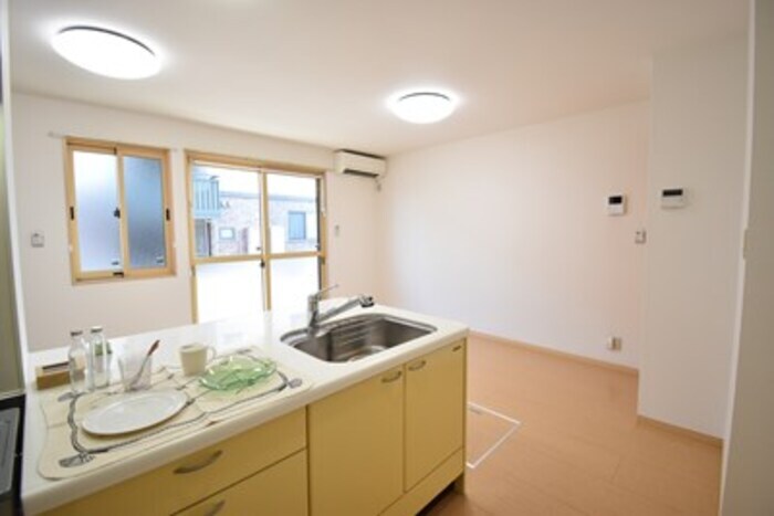 物件内観写真11　(ＬＤＫ１２帖)