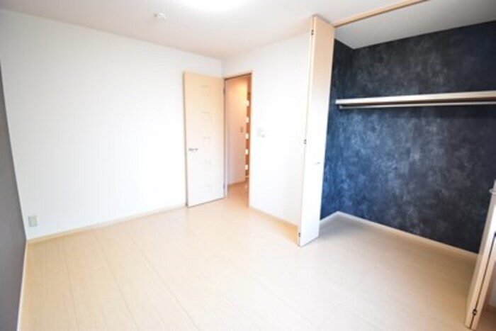 物件内観写真13　(クローゼット（北東洋室）)