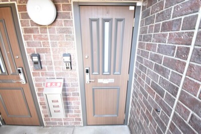 物件内観写真17　(玄関)