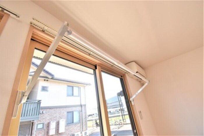 物件内観写真26　(室内物干し)