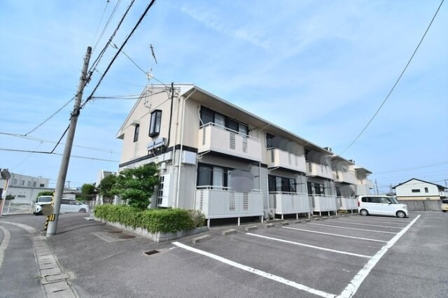 物件外観写真1　(建物外観)