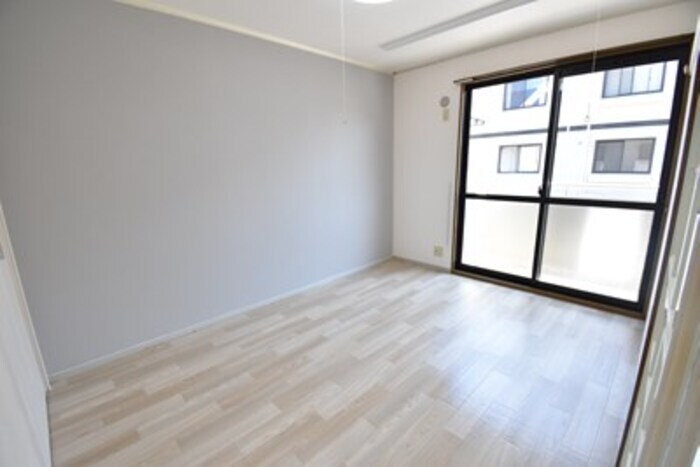 物件内観写真12　(南洋室６帖)