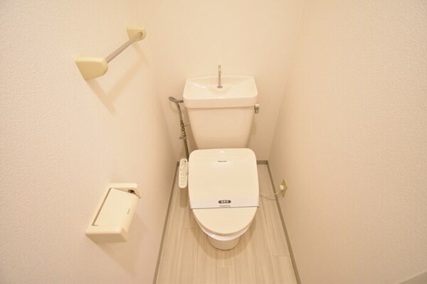 トイレ(温水洗浄暖房便座)