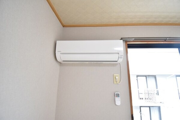 洋室(サービス品エアコン（北洋室）)