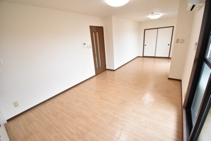 物件内観写真6　(ＬＤＫ１５帖)