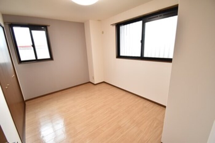 物件内観写真8　(北西洋室５．９帖)