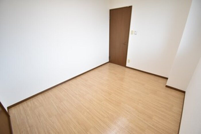 物件内観写真9　(北西洋室５．９帖)