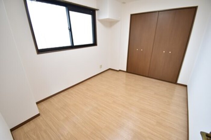 物件内観写真10　(北西洋室５．９帖)