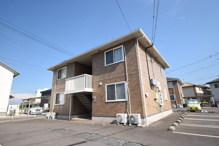 物件外観写真1　(建物外観)