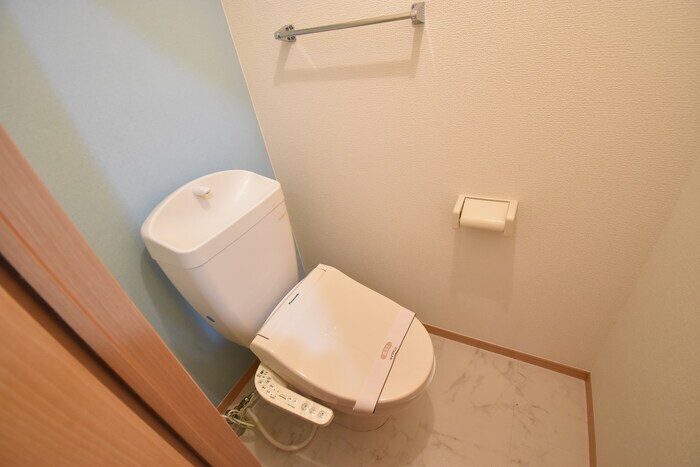 物件内観写真6　(温水洗浄暖房便座)