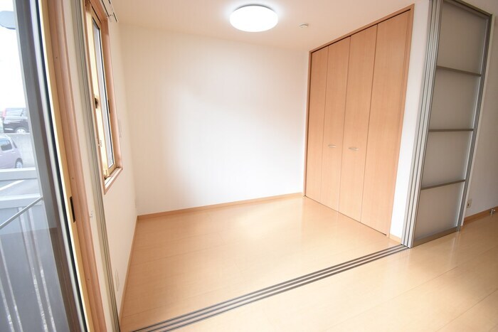 物件内観写真9　(ＬＤＫ９．５帖～洋室３帖)