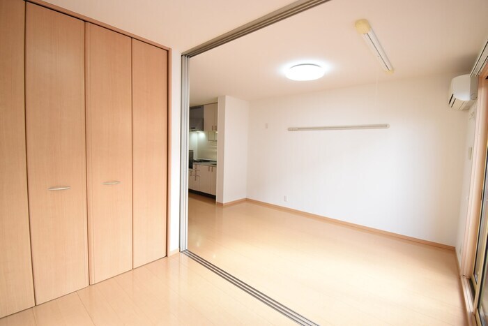 物件内観写真10　(洋室３帖～ＬＤＫ９．５帖)