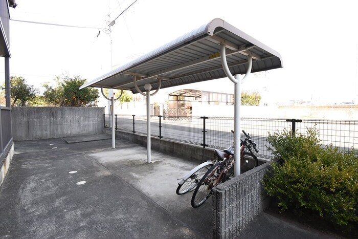 物件内観写真18　(駐輪場)