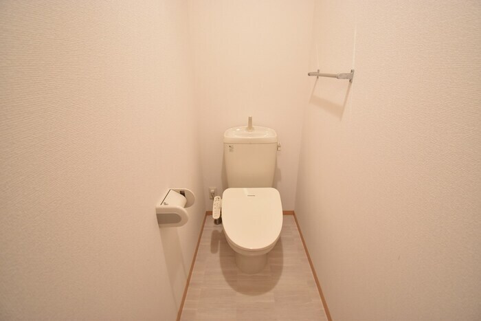 物件内観写真7　(温水洗浄暖房便座)