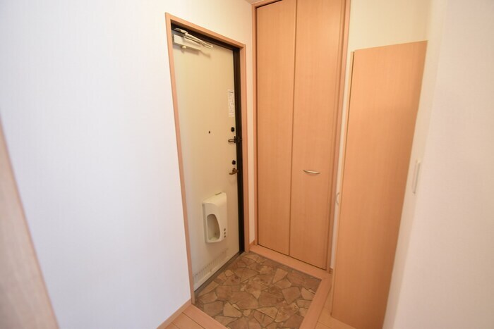 物件内観写真12　(玄関)