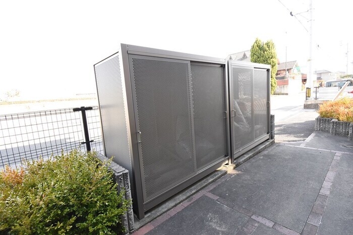 物件内観写真23　(ゴミストッカー)