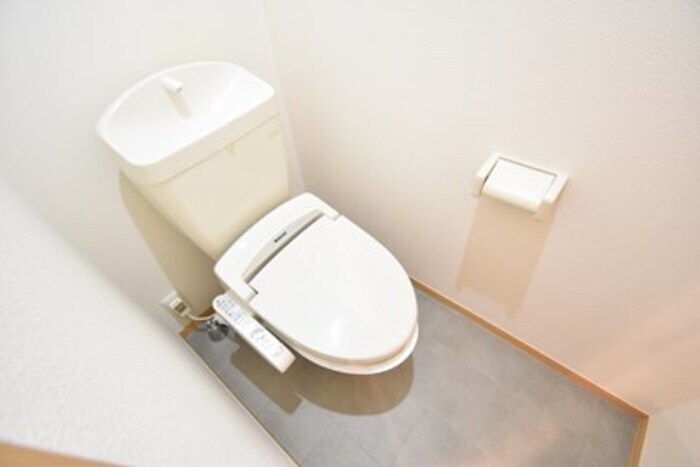 物件内観写真12　(温水洗浄暖房便座)