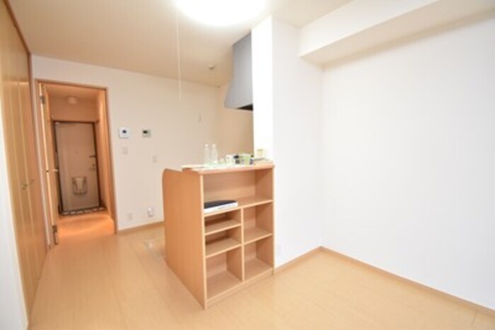 物件内観写真13　(カウンター収納)