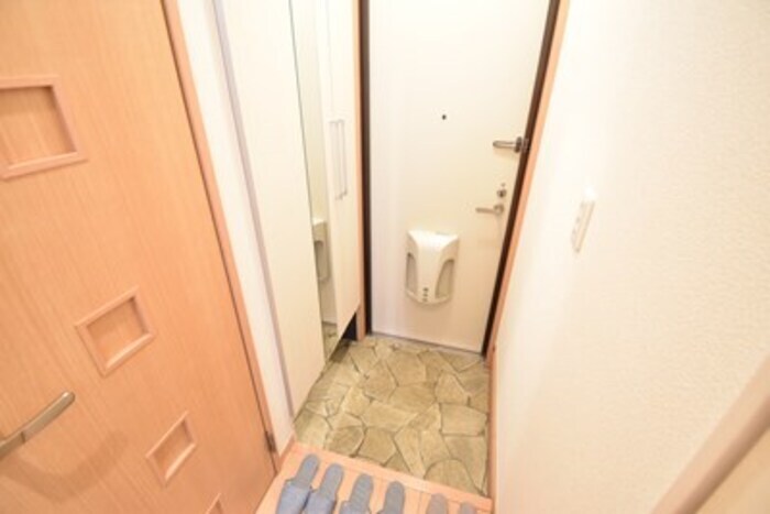 物件内観写真16　(玄関)