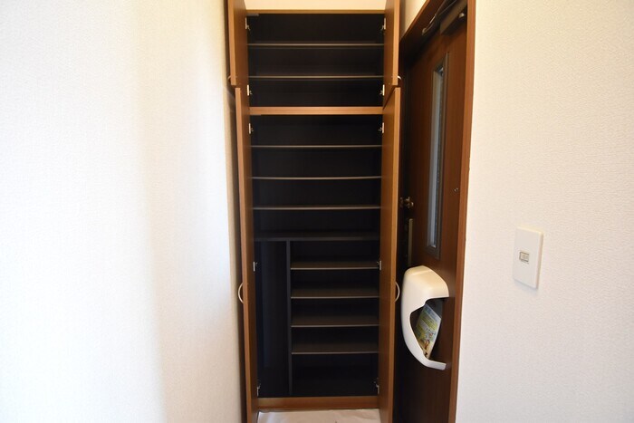 物件内観写真15　(収納)