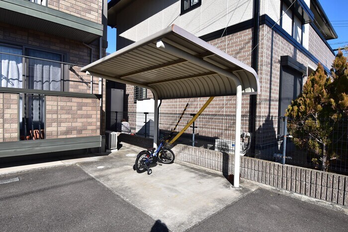 物件内観写真28　(駐輪場)