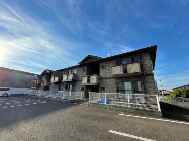 物件外観写真1　(建物外観)