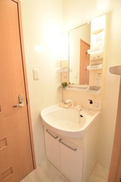 物件内観写真6　(洗髪洗面化粧台)