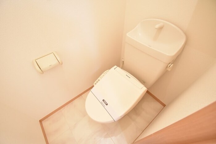 物件内観写真7　(温水洗浄暖房便座)