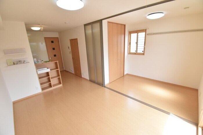 物件内観写真10　(ＬＤＫ１０．５帖～洋室３帖)