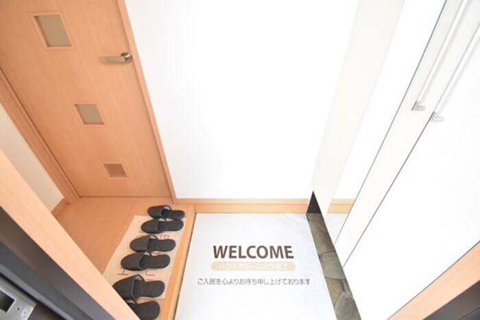 物件内観写真18　(玄関)