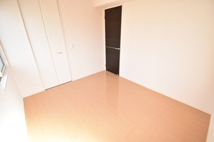 物件内観写真13　(洋室５．３帖)