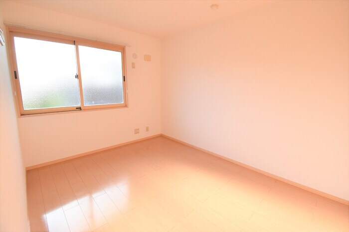 物件内観写真8　(北西洋室６帖)