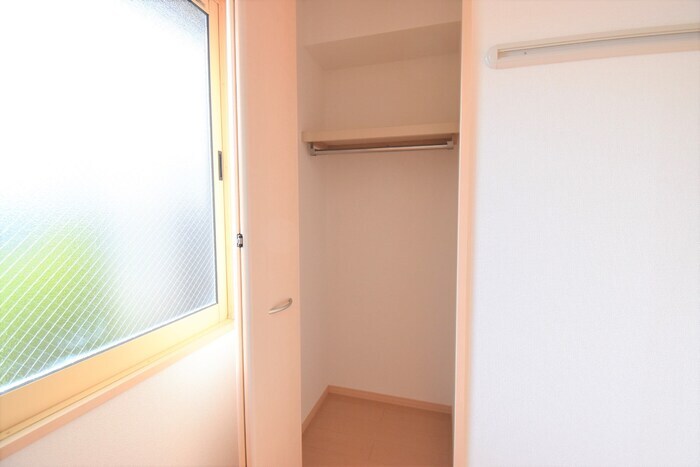 物件内観写真14　(クローゼット)