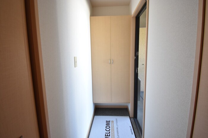 物件内観写真17　(玄関)