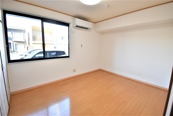 物件内観写真8　(北洋室６帖)