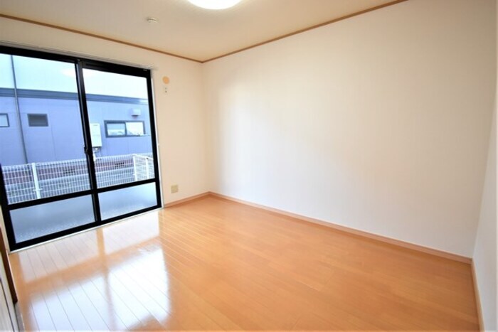 物件内観写真10　(南洋室６帖)