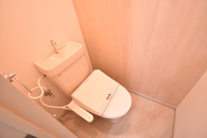 物件内観写真14　(温水洗浄暖房便座)