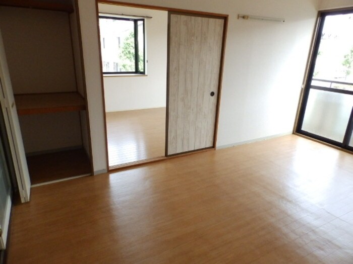 物件内観写真10　(南洋室７．５帖)