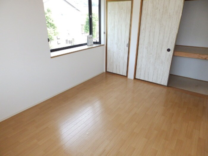 物件内観写真11　(北東洋室６帖)