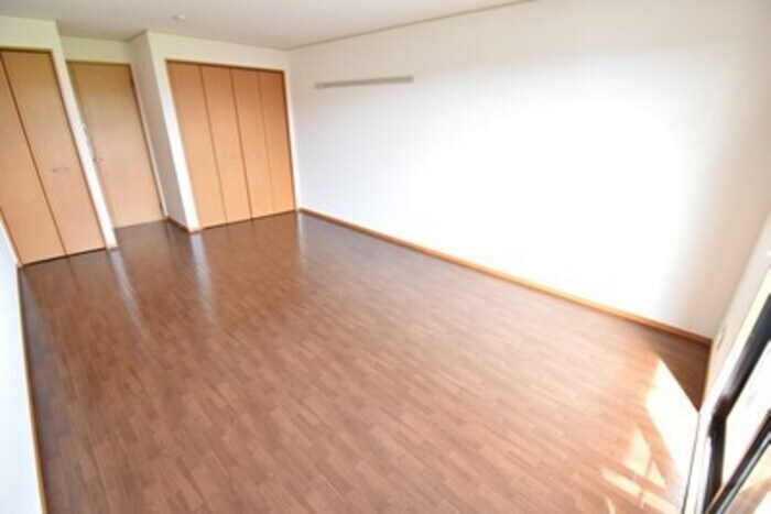 物件内観写真8　(洋室１２．５帖)