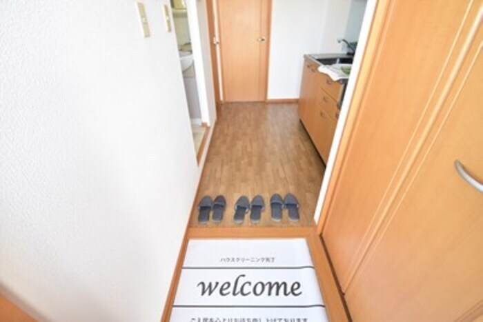 物件内観写真16　(玄関)