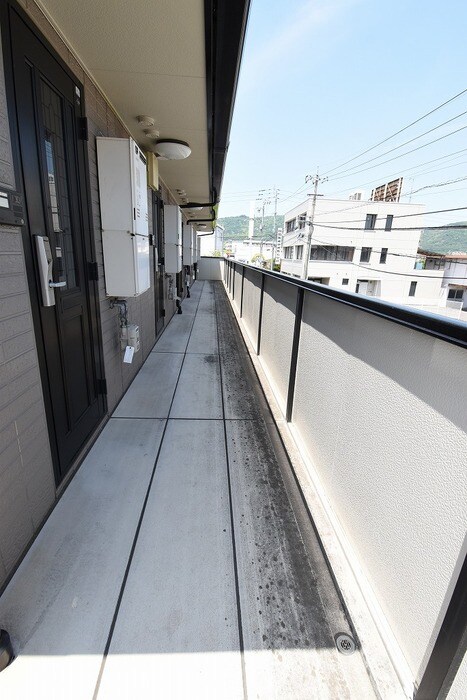 物件内観写真28　(共用通路)