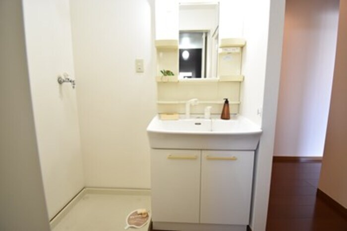 物件内観写真14　(室内洗濯機置場・洗髪洗面化粧台)