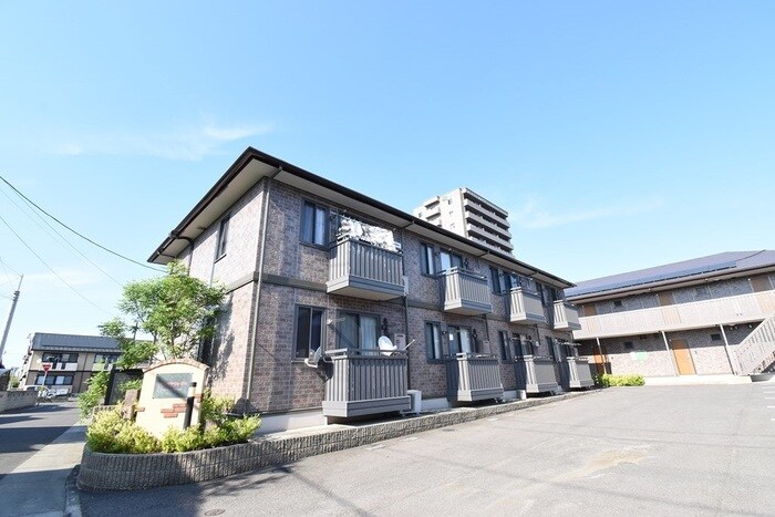 物件外観写真1　(Ａ棟外観)