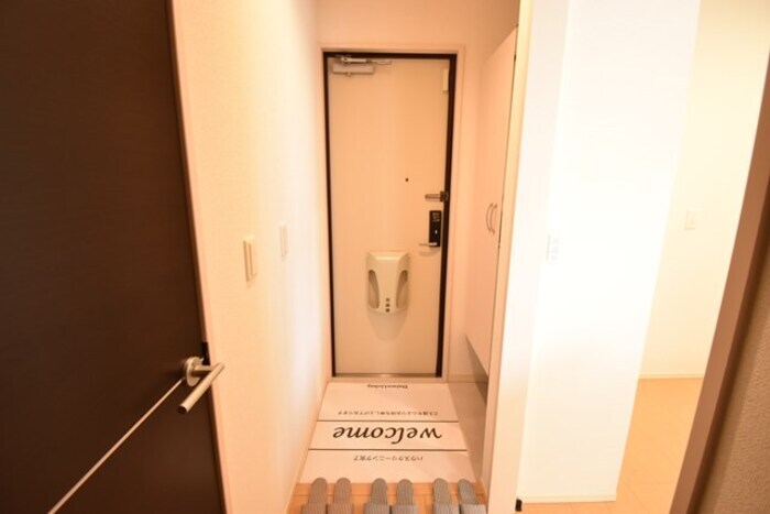 物件内観写真16　(玄関)