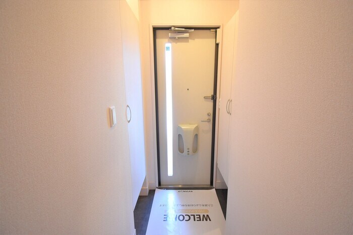 物件内観写真12　(玄関)