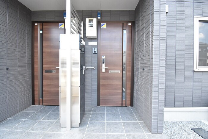 物件内観写真13　(玄関)